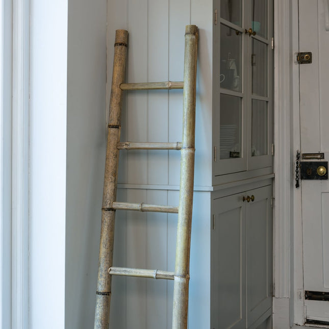 Bamboo ladder with 5 rungs natural