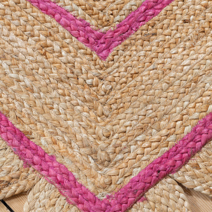 Jute scalloped rug with fuschia pink borders